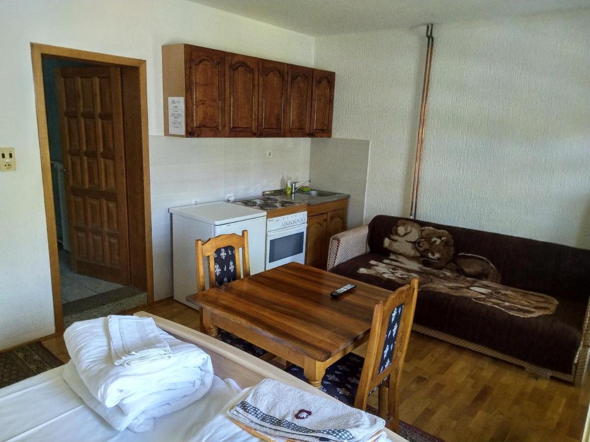 Apartments And Rooms Vicko Brzece Ngoại thất bức ảnh