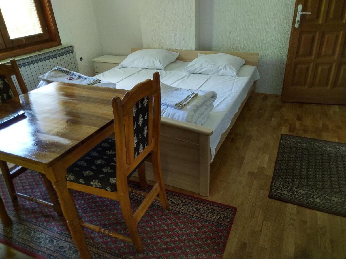 Apartments And Rooms Vicko Brzece Ngoại thất bức ảnh