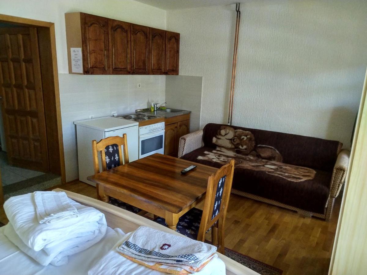 Apartments And Rooms Vicko Brzece Ngoại thất bức ảnh
