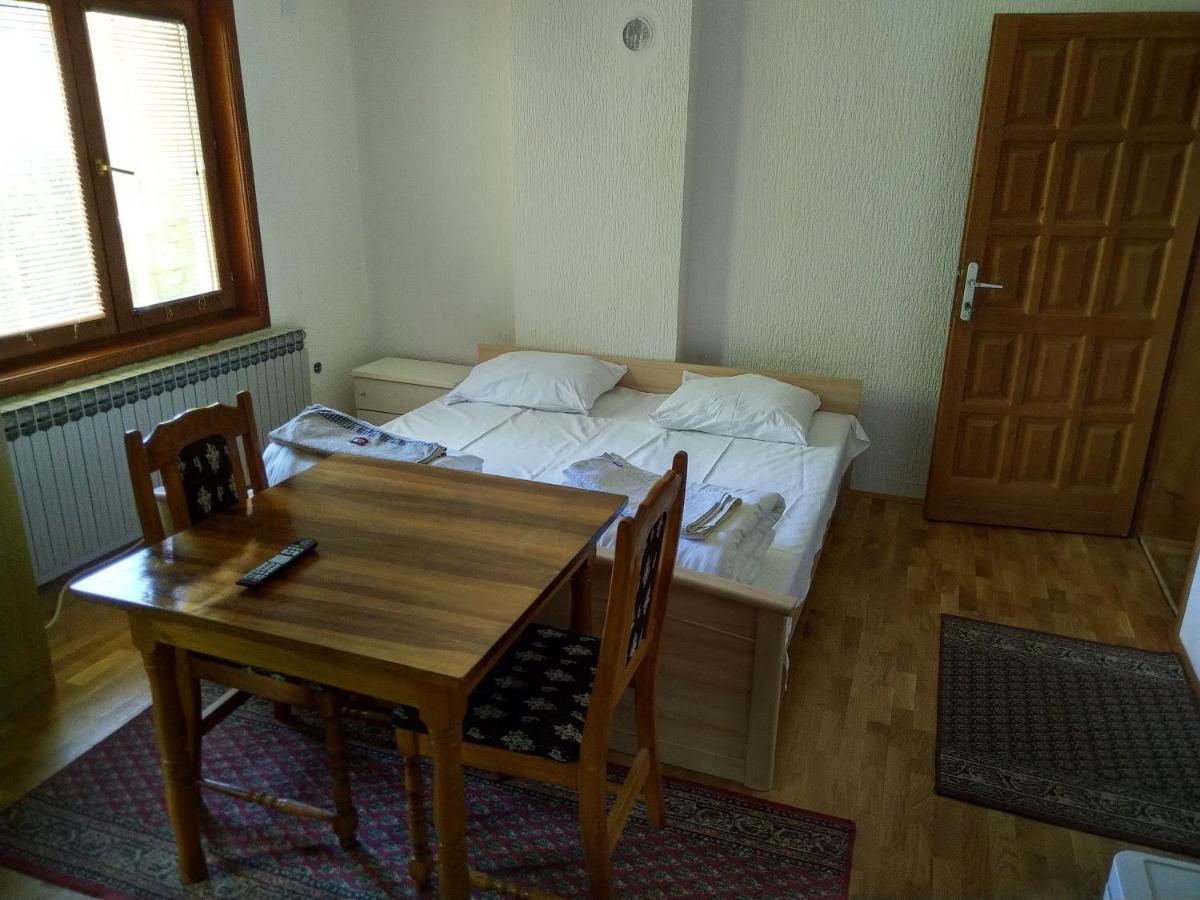 Apartments And Rooms Vicko Brzece Ngoại thất bức ảnh