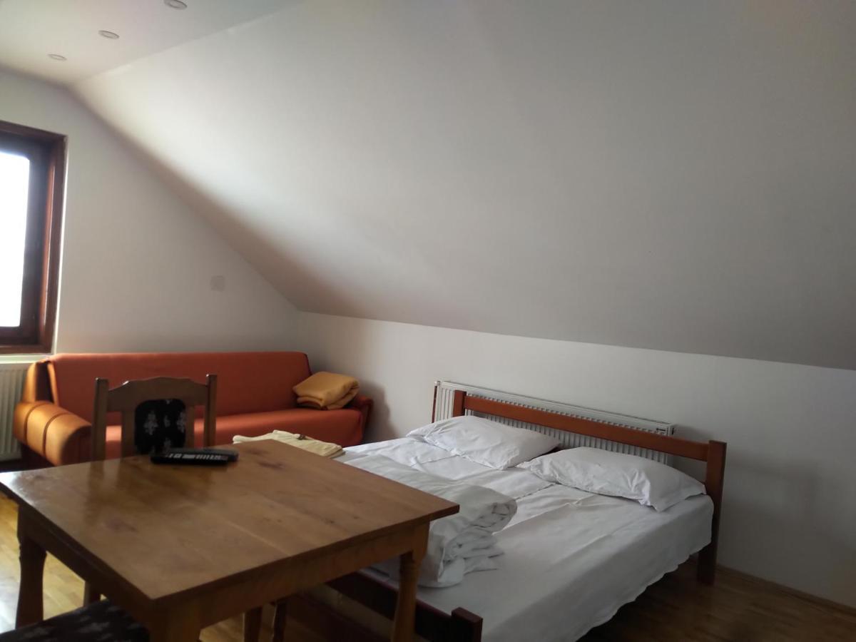 Apartments And Rooms Vicko Brzece Ngoại thất bức ảnh