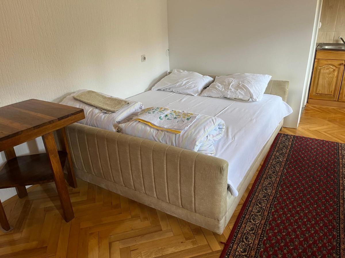 Apartments And Rooms Vicko Brzece Ngoại thất bức ảnh