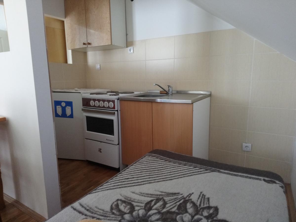 Apartments And Rooms Vicko Brzece Ngoại thất bức ảnh